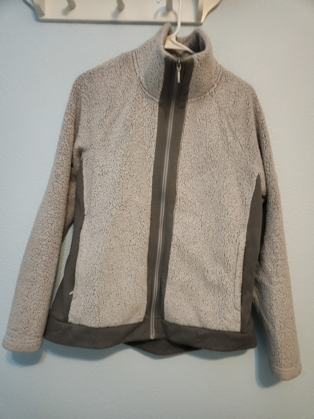 The North Face Women's Sherpa Fleece Jacket in Cream Gray